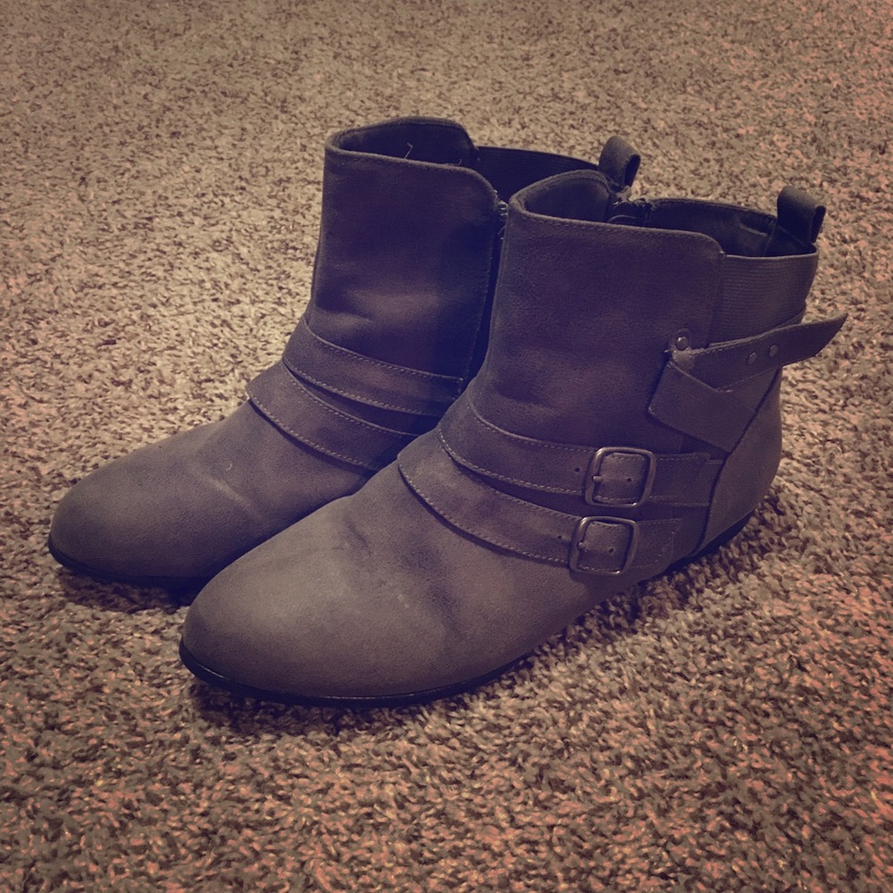 Grey Rampage boots. Size 10